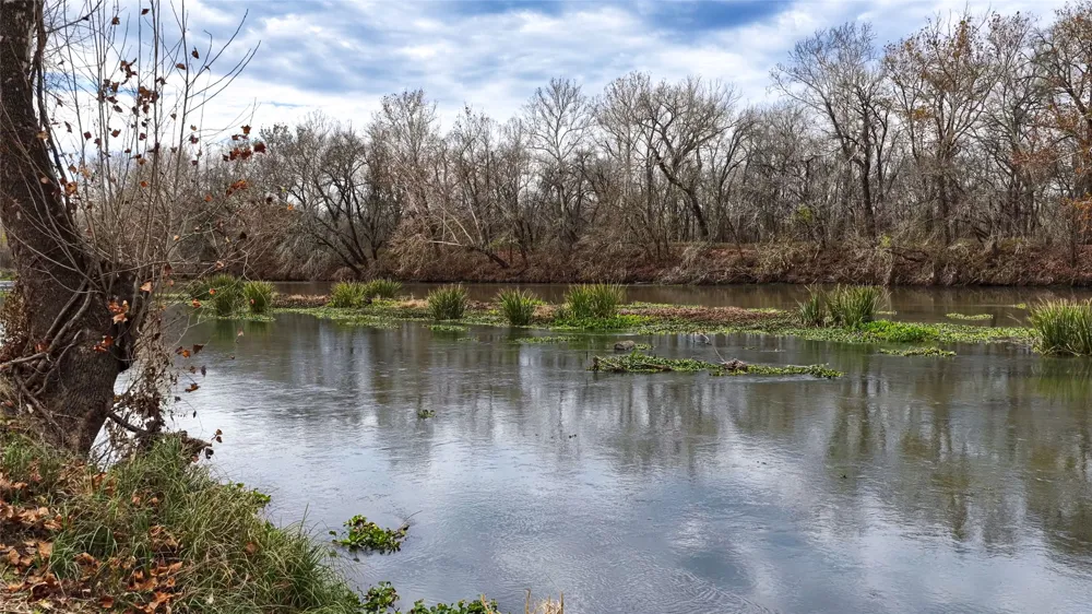 256 Greasy Bend Road Smithville, TX 78957