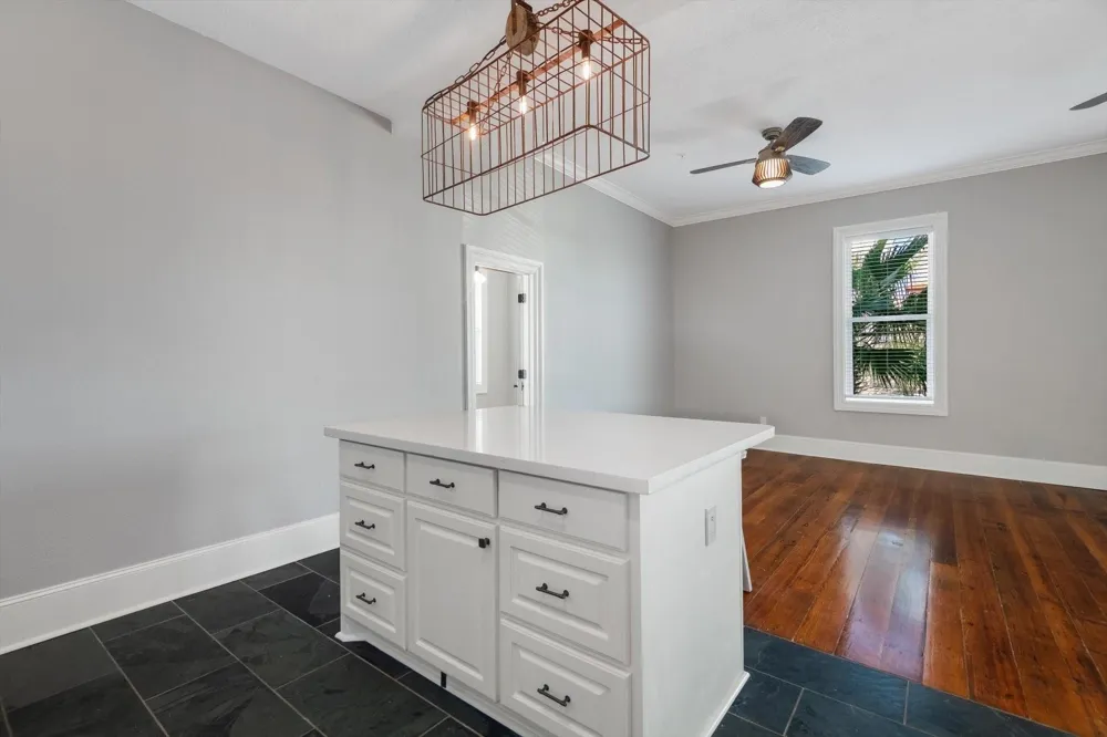405 24th Street Street #202 Galveston, TX 77550