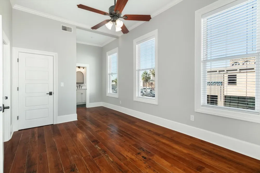405 24th Street Street #202 Galveston, TX 77550