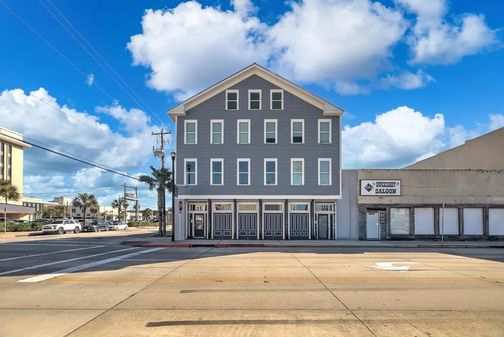 405 24th Street Street #202 Galveston, TX 77550