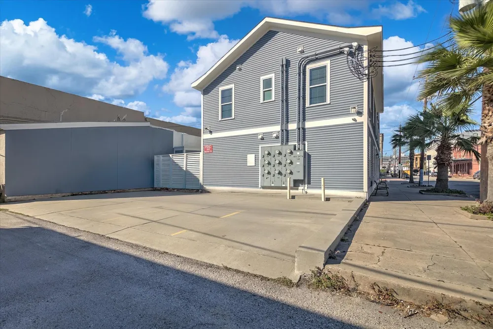 405 24th Street Street #202 Galveston, TX 77550