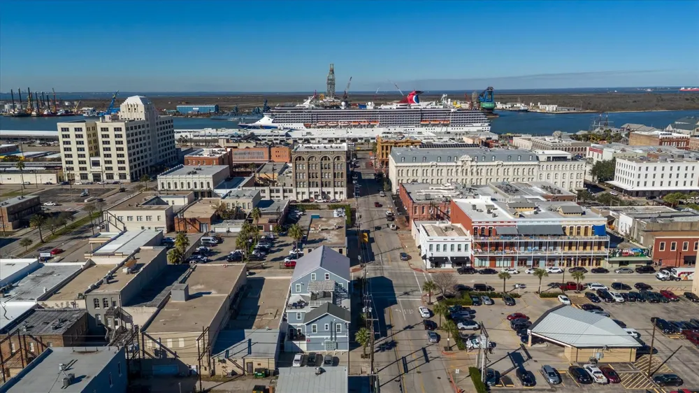 405 24th Street Street #202 Galveston, TX 77550