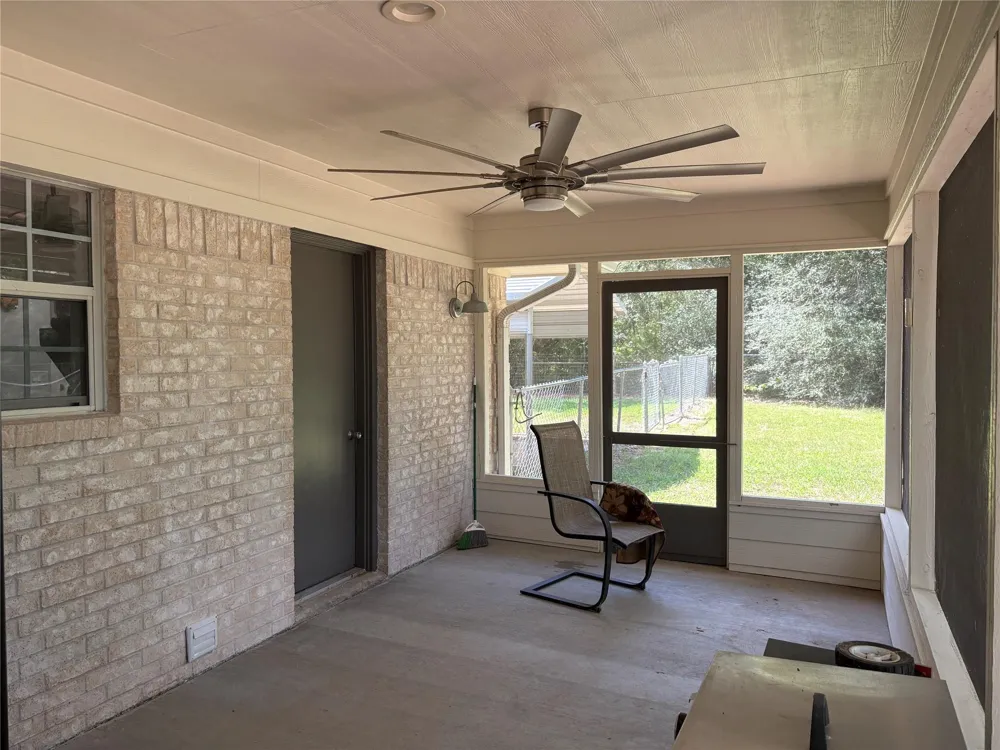 8775 Lone Star Road Washington, TX 77880