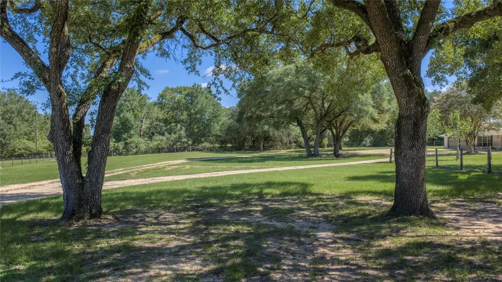 8775 Lone Star Road Washington, TX 77880