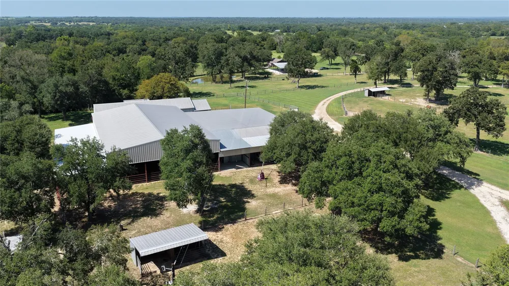 8775 Lone Star Road Washington, TX 77880