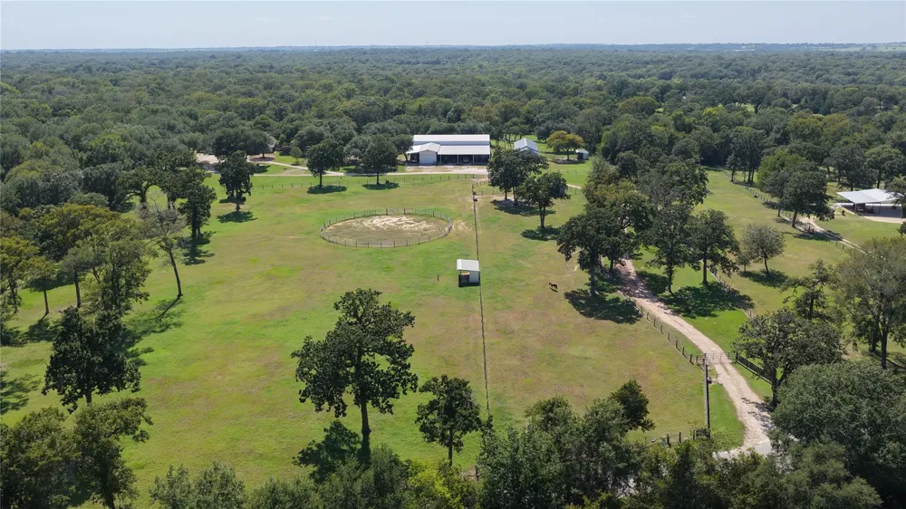 8775 Lone Star Road Washington, TX 77880