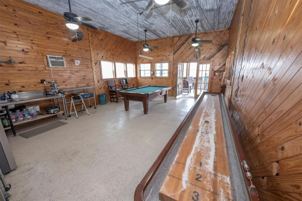 8775 Lone Star Road Washington, TX 77880