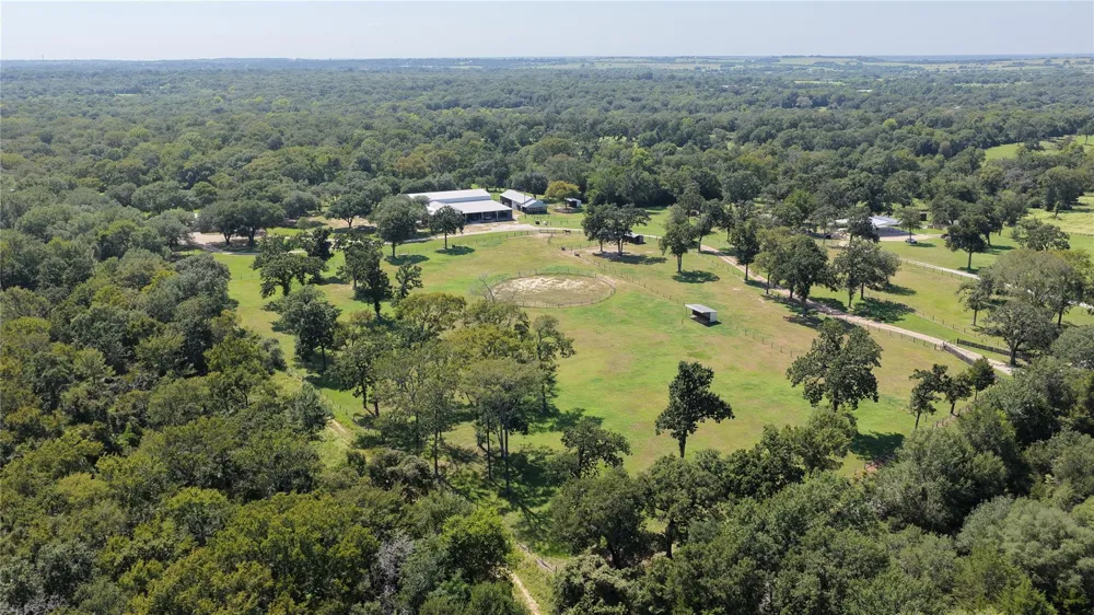 8775 Lone Star Road Washington, TX 77880