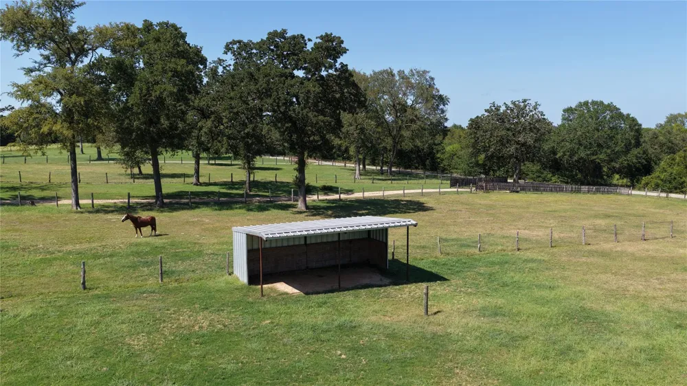 8775 Lone Star Road Washington, TX 77880
