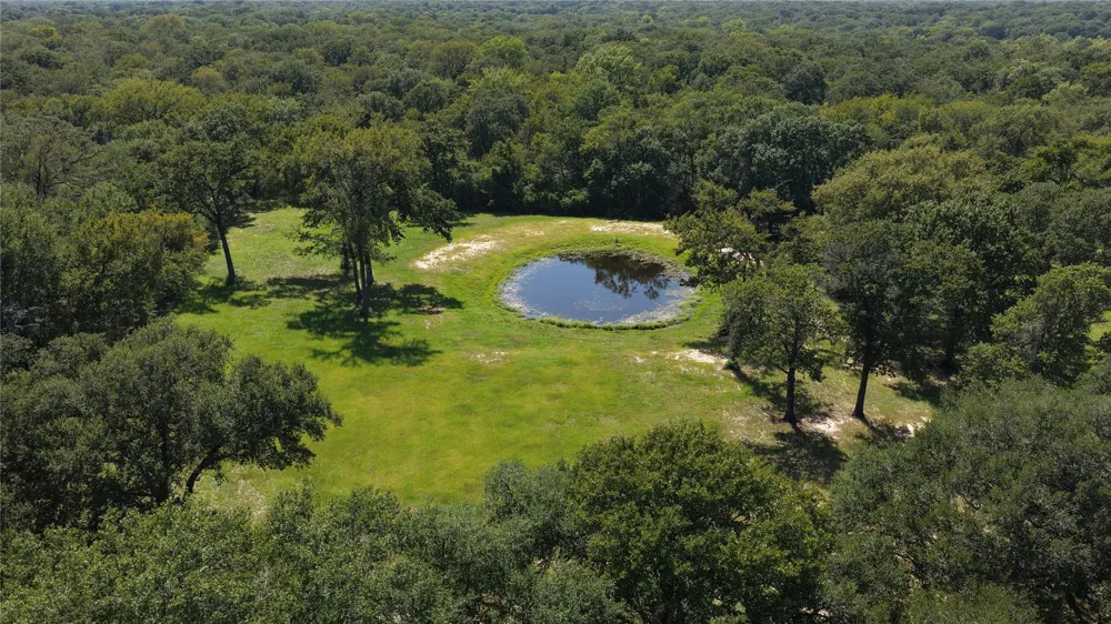 8775 Lone Star Road Washington, TX 77880