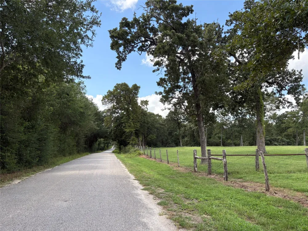 8775 Lone Star Road Washington, TX 77880