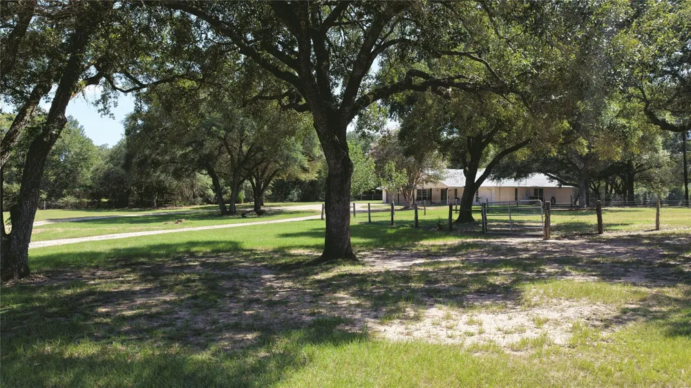 8775 Lone Star Road Washington, TX 77880