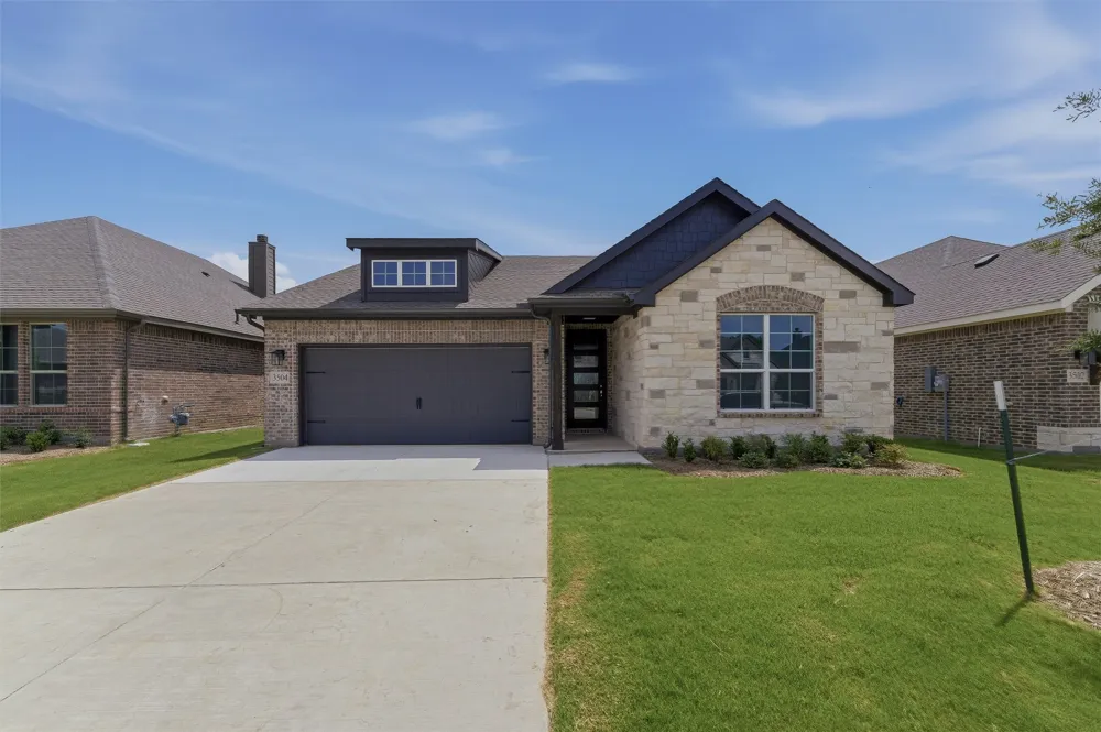 3504 Helena Street Gainesville, TX 76240