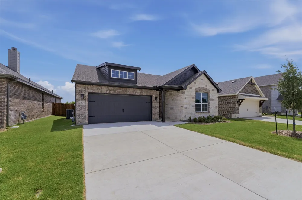 3504 Helena Street Gainesville, TX 76240