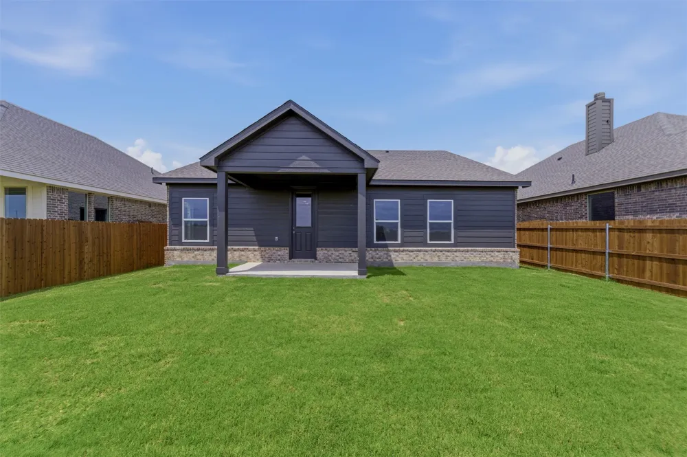 3504 Helena Street Gainesville, TX 76240