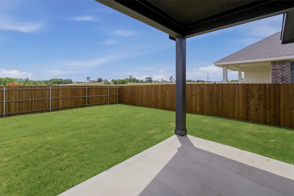 3504 Helena Street Gainesville, TX 76240