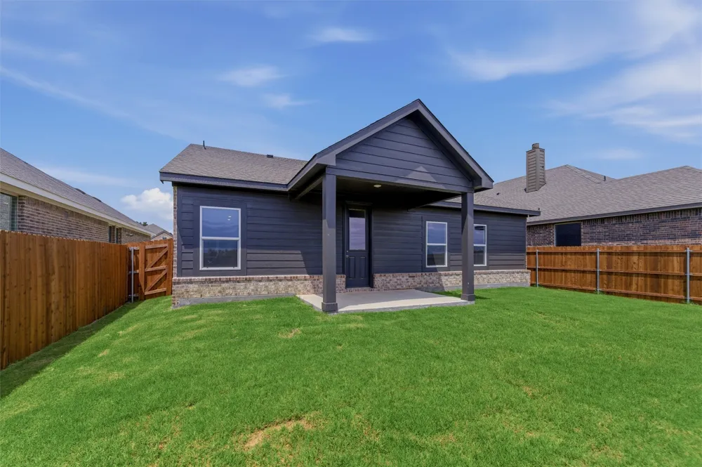 3504 Helena Street Gainesville, TX 76240