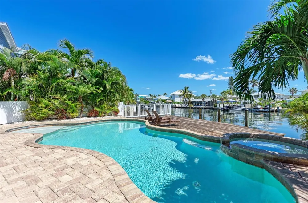 203 HARBOR DRIVE Holmes Beach, FL 34217