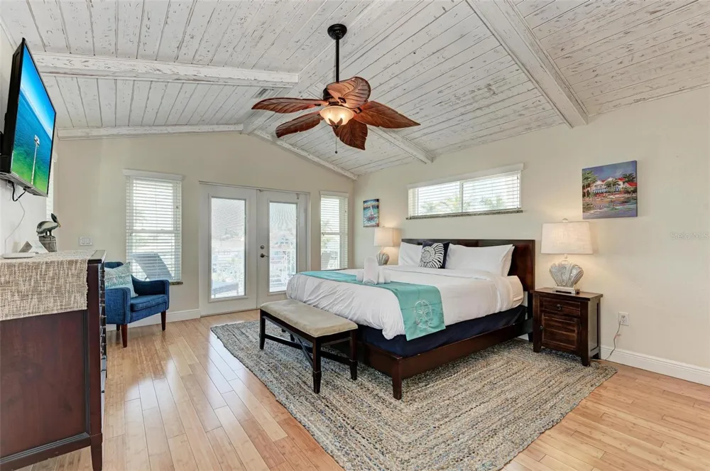 203 HARBOR DRIVE Holmes Beach, FL 34217
