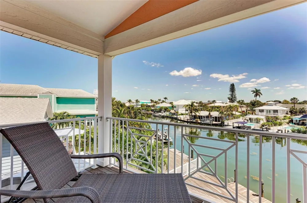 203 HARBOR DRIVE Holmes Beach, FL 34217