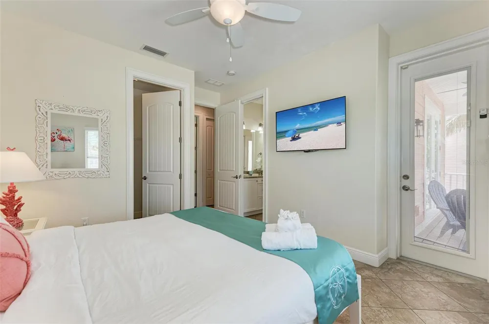 203 HARBOR DRIVE Holmes Beach, FL 34217