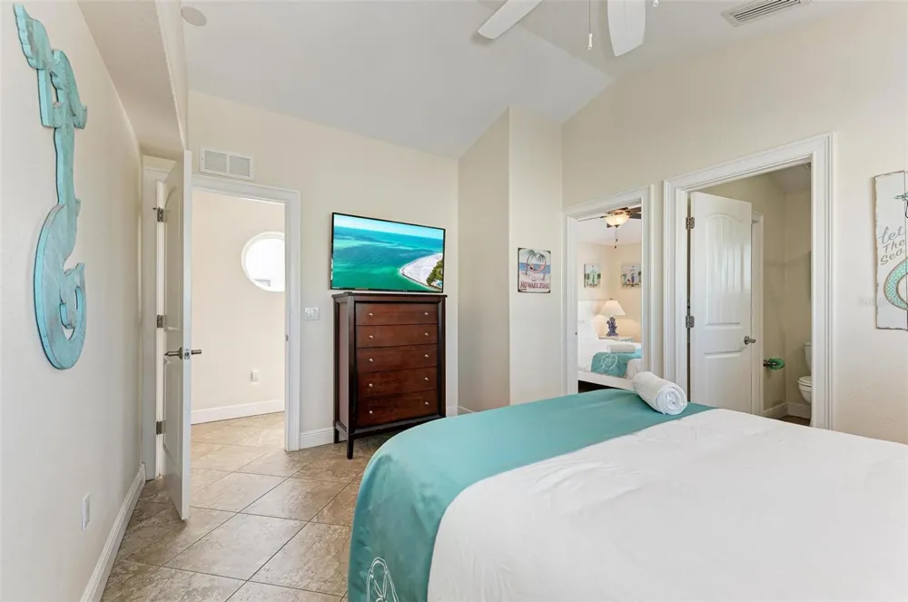 203 HARBOR DRIVE Holmes Beach, FL 34217