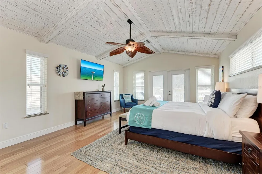 203 HARBOR DRIVE Holmes Beach, FL 34217