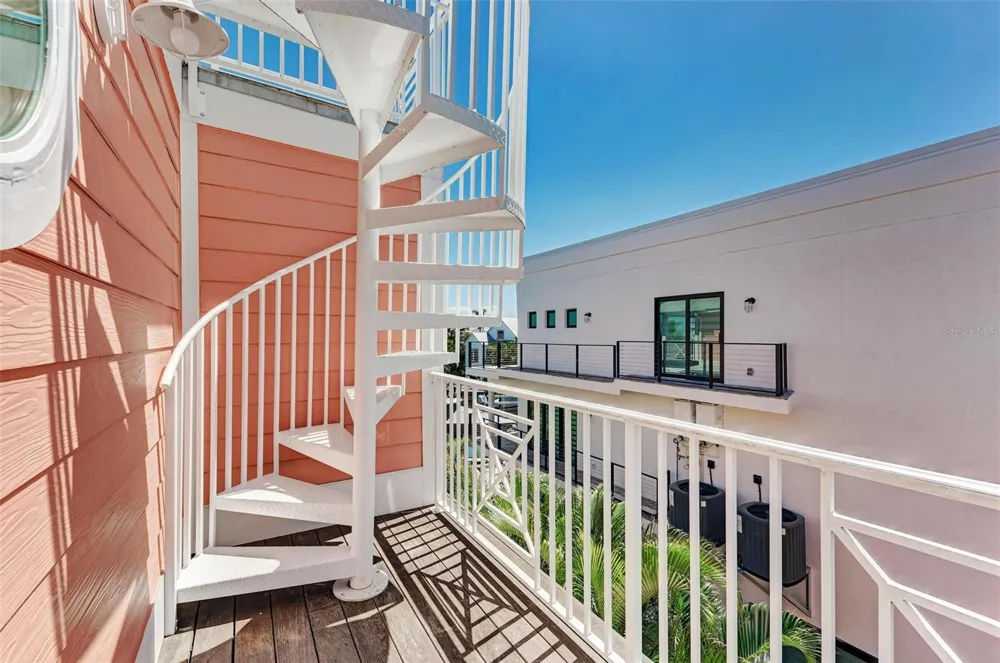 203 HARBOR DRIVE Holmes Beach, FL 34217
