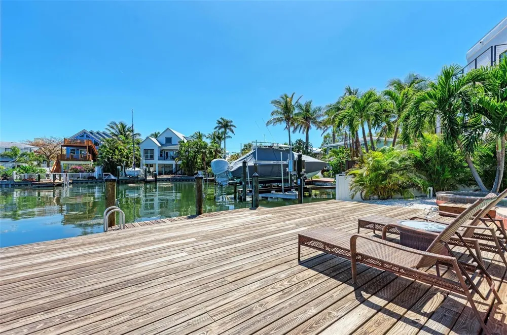 203 HARBOR DRIVE Holmes Beach, FL 34217