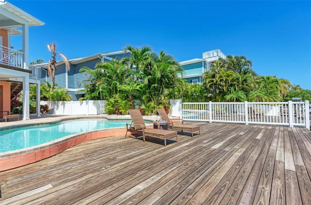 203 HARBOR DRIVE Holmes Beach, FL 34217