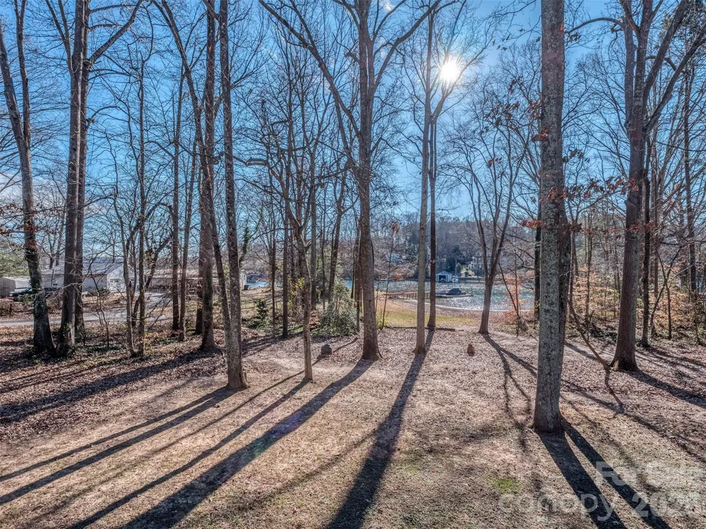 4677 Stratford Lane Denver, NC 28037