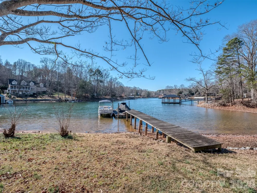 4677 Stratford Lane Denver, NC 28037