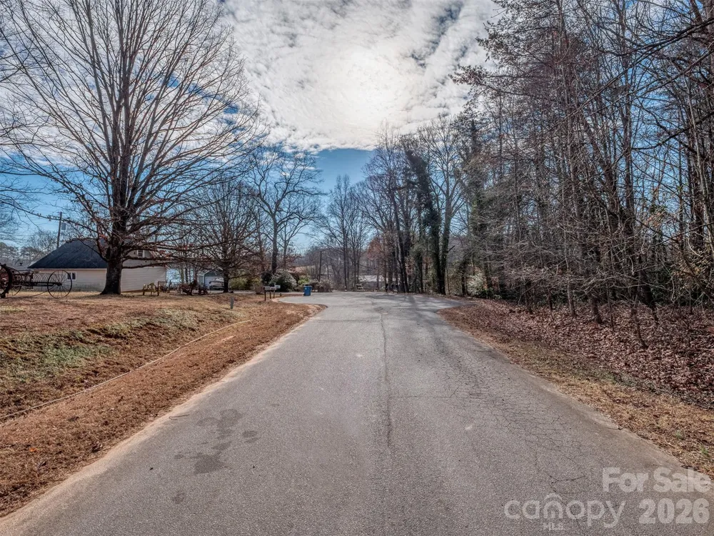 4677 Stratford Lane Denver, NC 28037