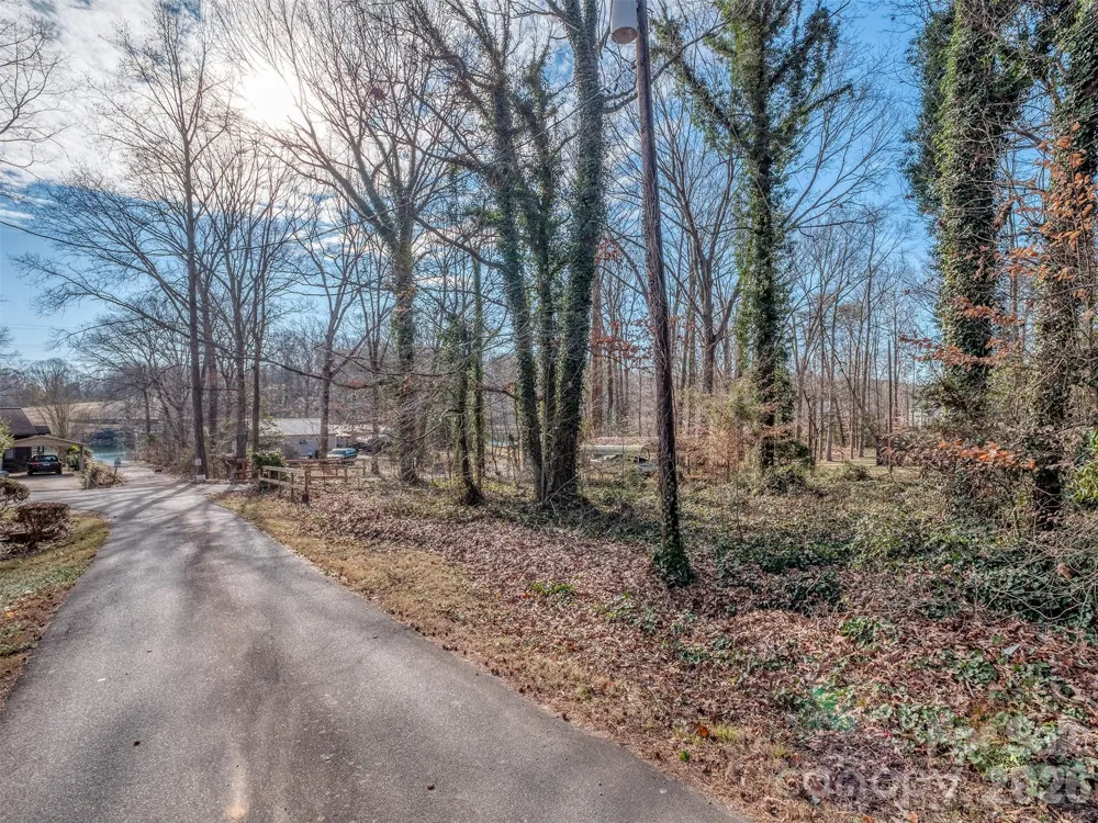 4677 Stratford Lane Denver, NC 28037