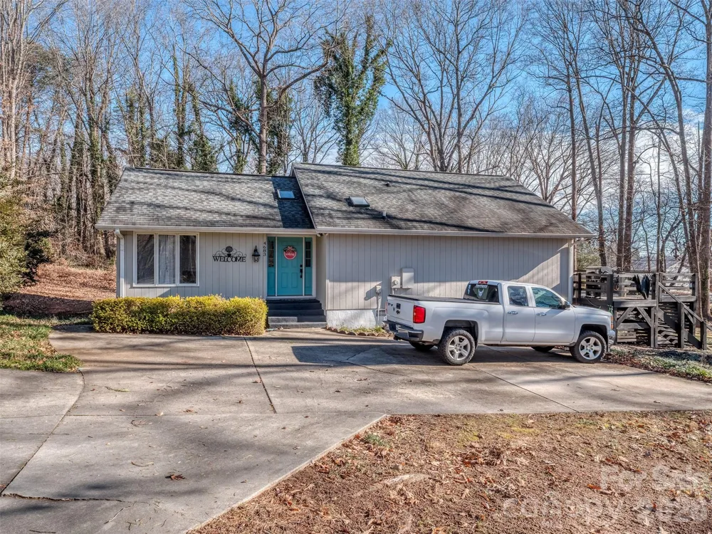 4677 Stratford Lane Denver, NC 28037