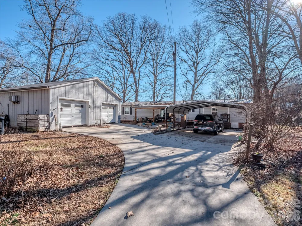 4677 Stratford Lane Denver, NC 28037