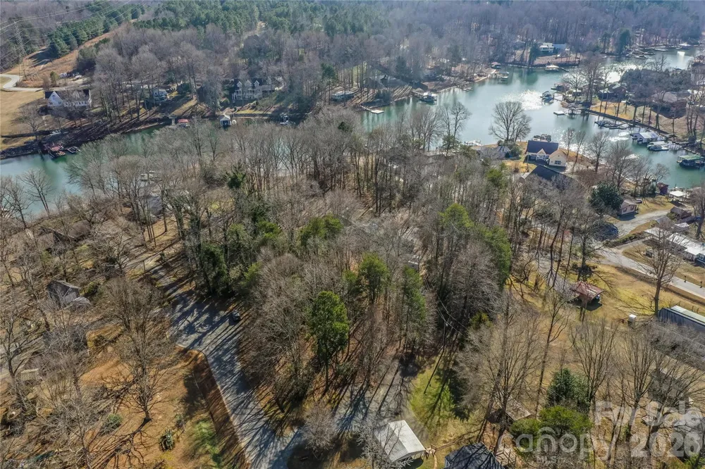 4677 Stratford Lane Denver, NC 28037