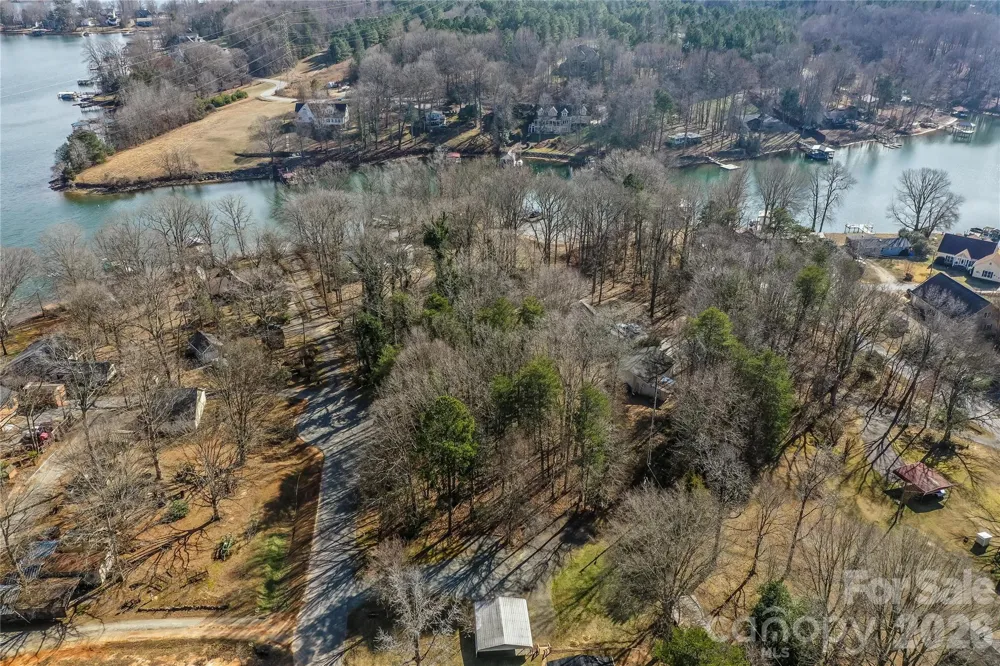 4677 Stratford Lane Denver, NC 28037