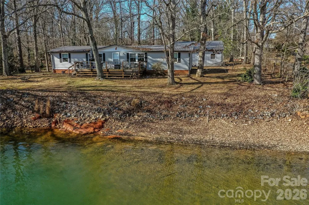 4677 Stratford Lane Denver, NC 28037