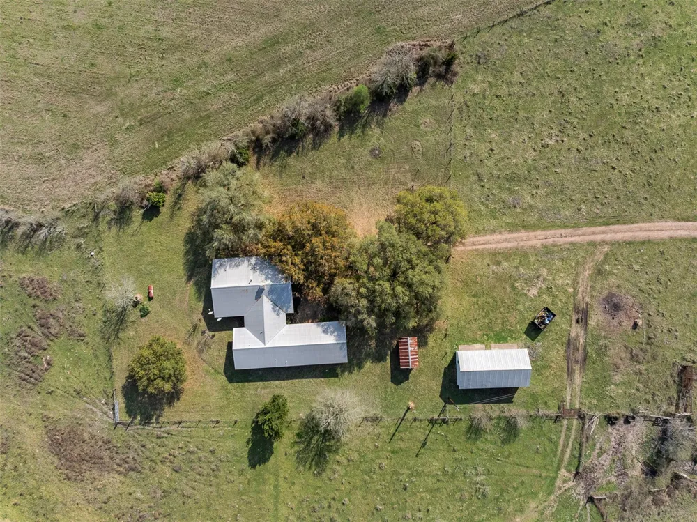 8232 Fm 2145 Ledbetter, TX 78946