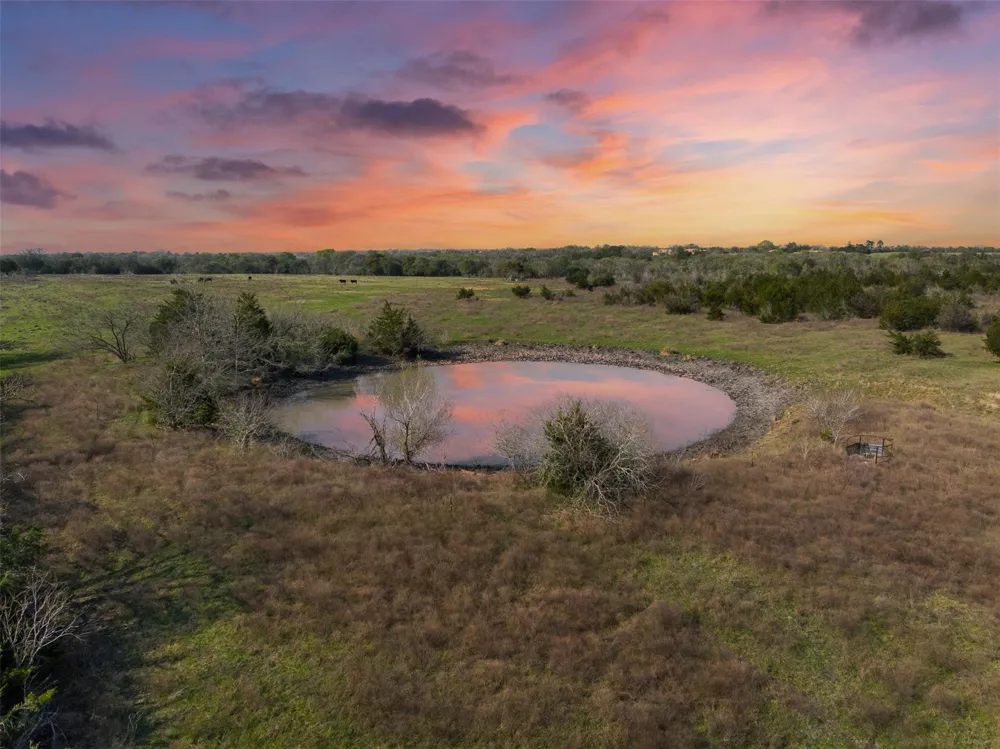 8232 Fm 2145 Ledbetter, TX 78946