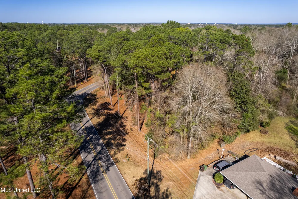 1906 S 28th Avenue Ext. Hattiesburg, MS 39402