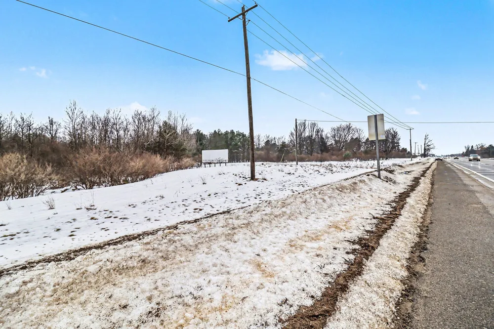 2655 W US-10 Ludington, MI 49431