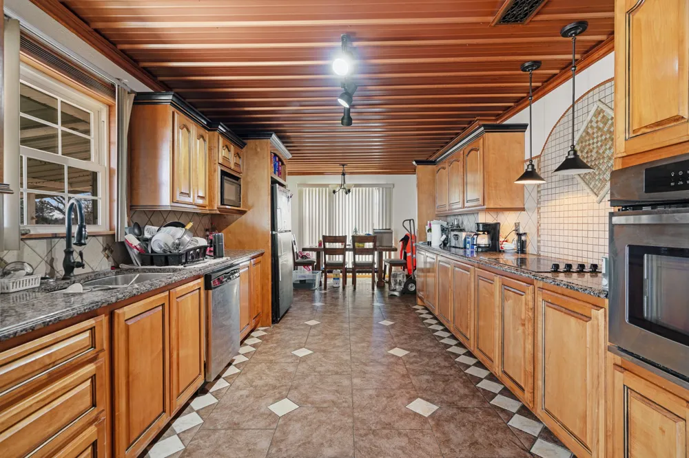 4060 CR 36220 Sumner, TX 75486