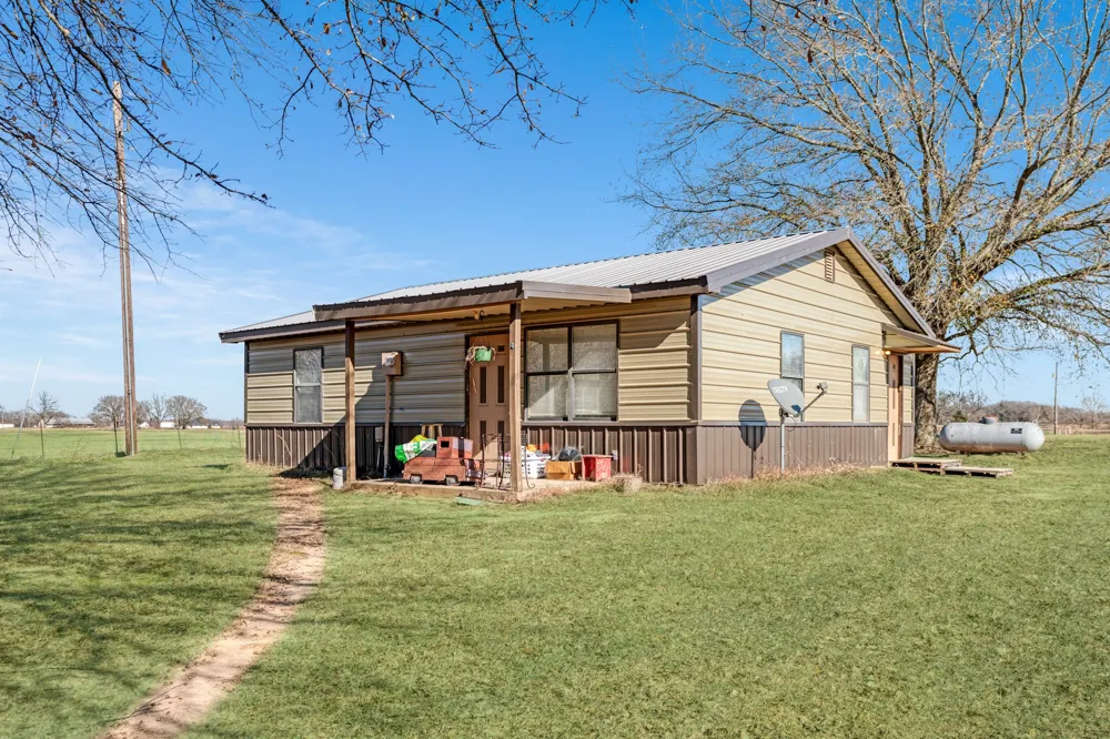 4060 CR 36220 Sumner, TX 75486