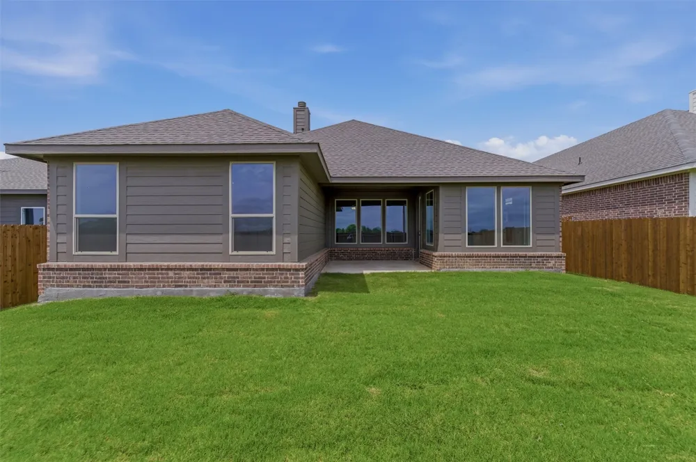 3506 Helena Street Gainesville, TX 76240