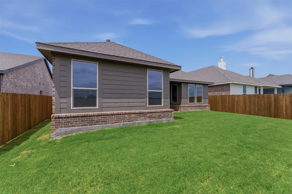 3506 Helena Street Gainesville, TX 76240