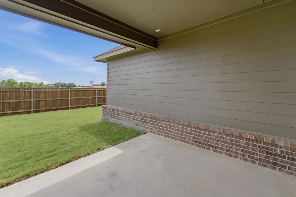 3506 Helena Street Gainesville, TX 76240