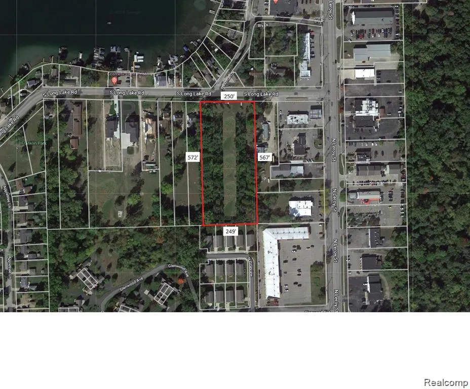 2043 S Long Lake Road Fenton City, MI 48430