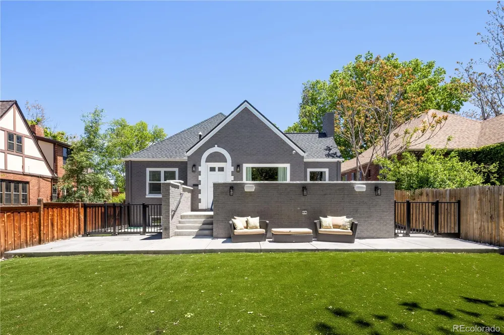 420 Colorado Boulevard